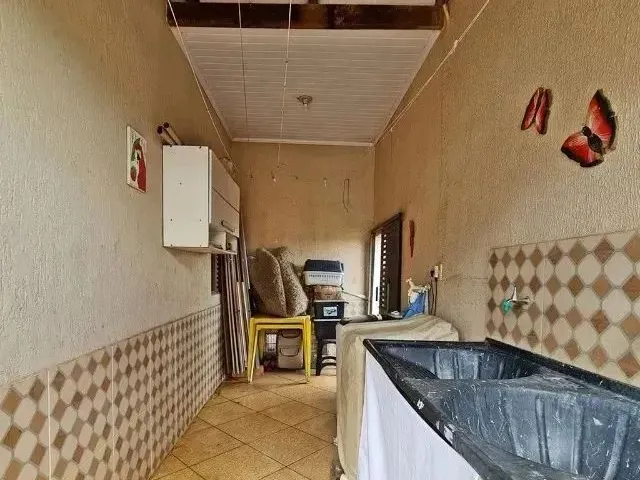 Imagem 2: Oportunidade Única! Linda Casa com Piscina! 3Quartos! 400M²! Localização