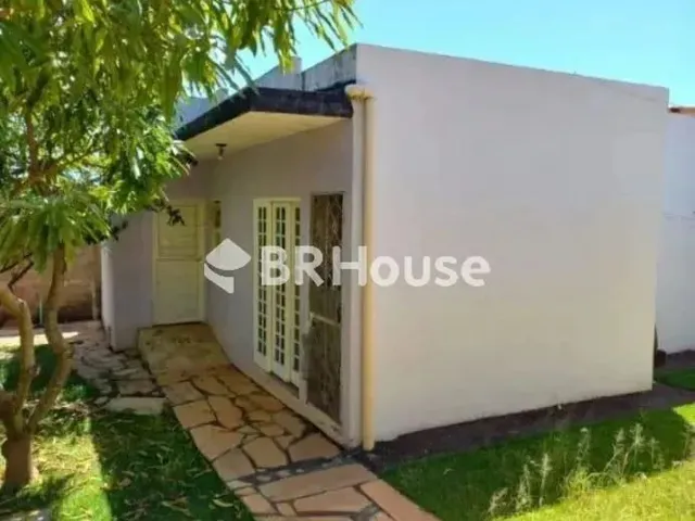 Imagem 3: Imóvel com 2 Casas Construídas em Terreno de 805M² , em Condomínio , Área