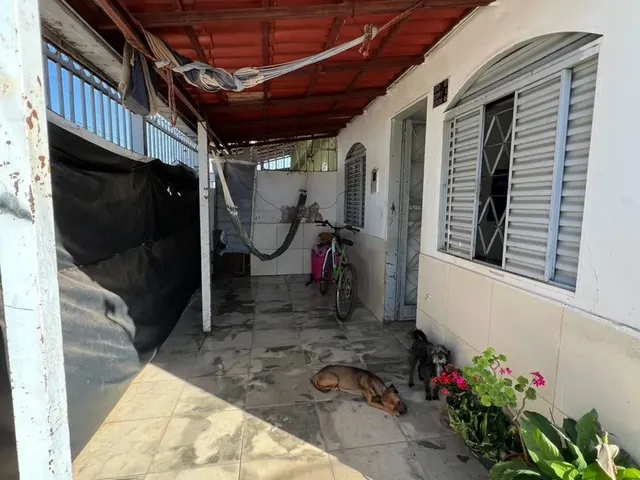 Imagem 2: Agio de Casa 2 Quartos! com Casa de Fundos! Qnp 32 Psul! Aceitamos Carro na Troca!