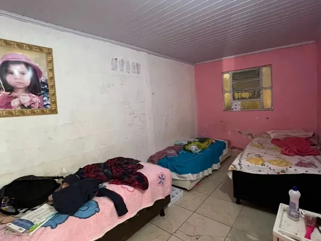 Imagem 8: Agio de Casa 2 Quartos! com Casa de Fundos! Qnp 32 Psul! Aceitamos Carro na Troca!