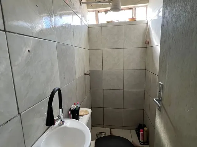 Imagem 13: Agio de Casa 2 Quartos! com Casa de Fundos! Qnp 32 Psul! Aceitamos Carro na Troca!