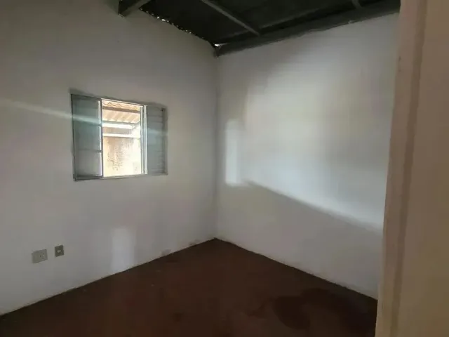Imagem: Casa com Três Quartos no Gama Quadra 13