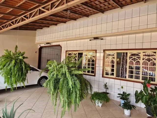 Imagem: Casa com 3 Quartos Guariroba Qnn 20