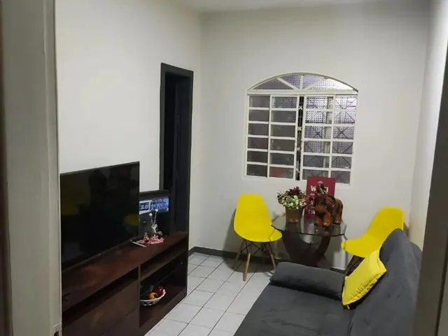 Imagem 2: Casa em Avenida Comercial Principal de Samambaia Norte