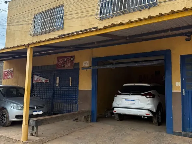 Imagem 9: Prédio Comercial e Residencial-Apartamento de 3 Quartos e 3 Lojas
