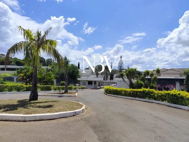 Imagem 1: Imóvel para Venda Possui 2500 Metros Quadrados com 3 Quartos em Park Way - Brasília - Df