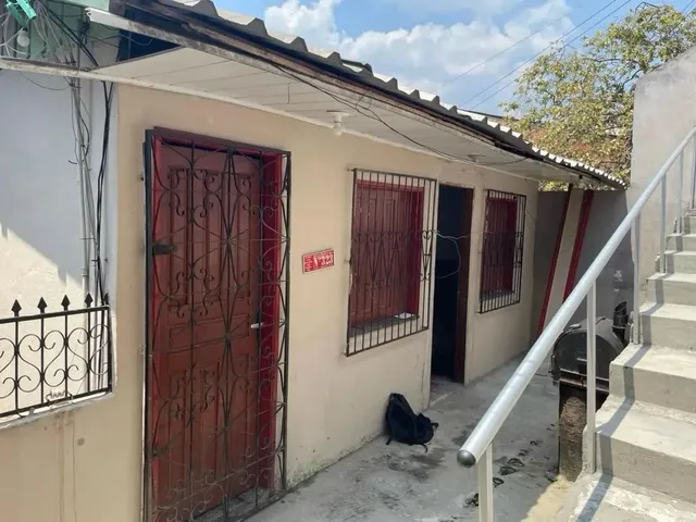Imagem 12: / Vila com 1 Casa e 4 Apartamentos no Alvorada