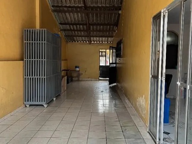 Imagem 2: Casa 03 Quartos, Flores, Prox. Nilton Lins