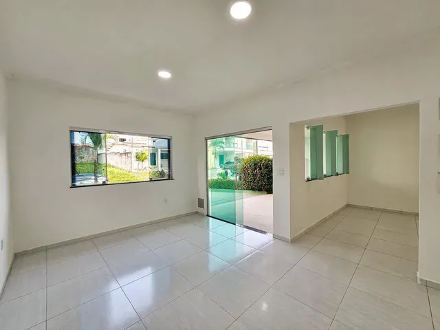 Imagem 8: Térrea para Venda com 176 Metros Quadrados com 3 Quartos em Colônia Terra Nova - Manaus