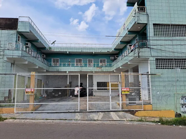Imagem 10: Predio com 5 Aptos Mais Área Comercial em Baixo