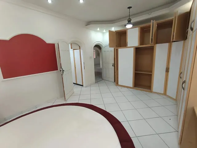 Imagem: /Casa com 5 Qrts Sendo 3 Suítes no Ajuricaba