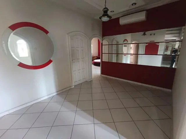Imagem 2: /Casa com 5 Qrts Sendo 3 Suítes no Ajuricaba