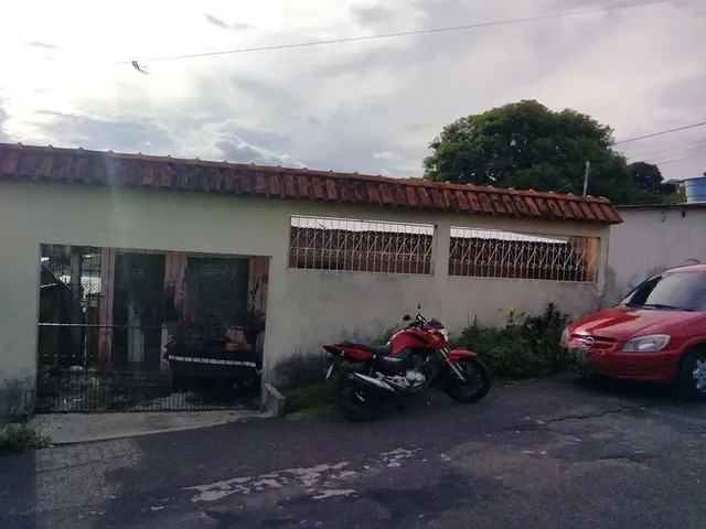 Imagem: /Casa com Ponto Comercial e Apartamentos