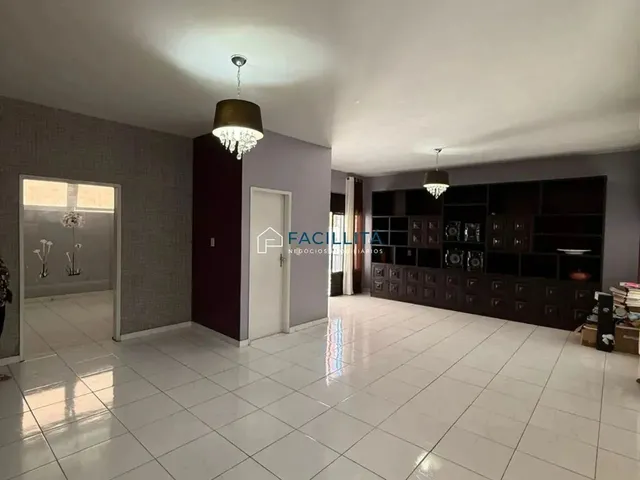 Imagem 1: Vendo Casa Bairro São Francisco com 435 M²,4 Quartos,1 Suíte, 8 Vagas-Av. Carvalho