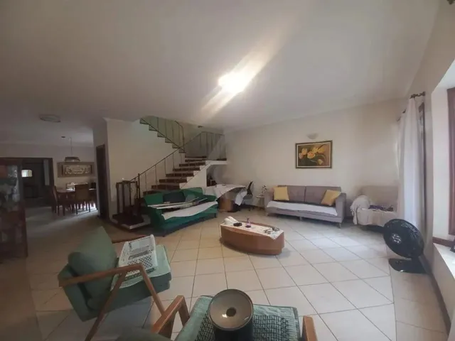 Imagem: Casa para Venda Possui com 4 Quartos em