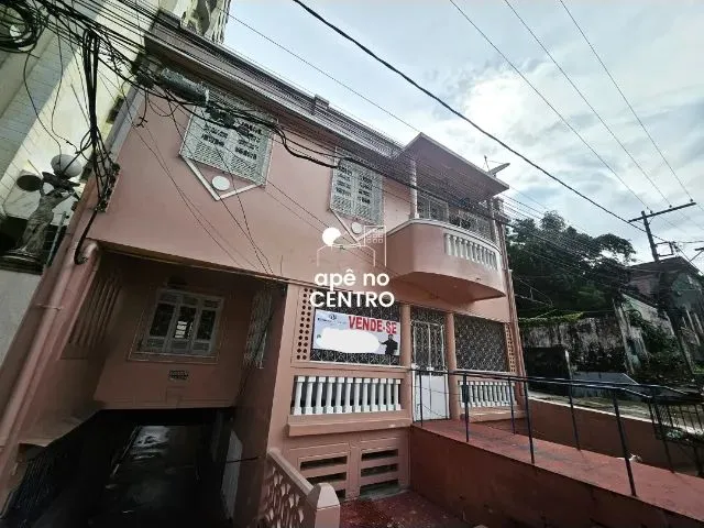 Imagem: Venda_Casarão com Vila no Centro