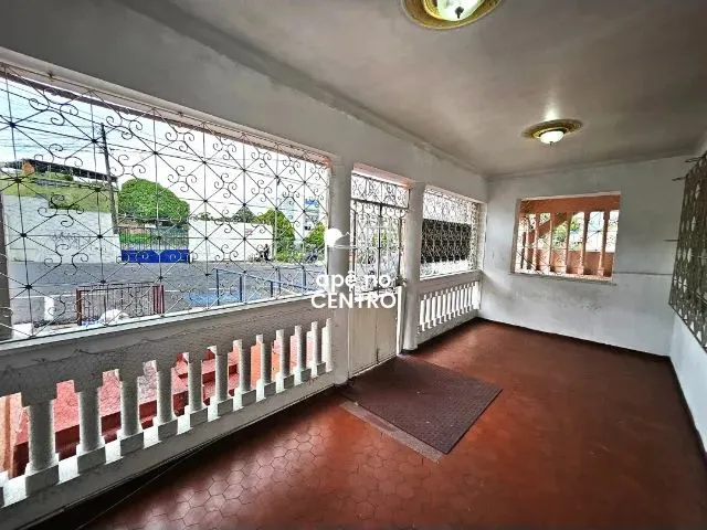 Imagem 4: Venda_Casarão com Vila no Centro