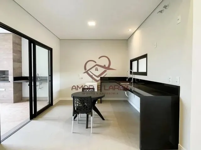 Imagem: Casa Térrea À Venda com 3 Suítes e Churrasqueira