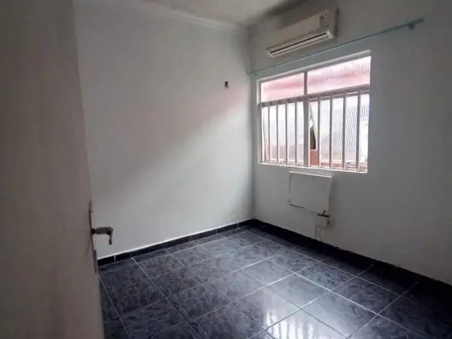 Imagem 2: Barbada Resid Natália Lins, 2/4 , Garagem , Cisne Fechado