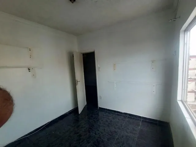 Imagem 5: Barbada Resid Natália Lins, 2/4 , Garagem , Cisne Fechado