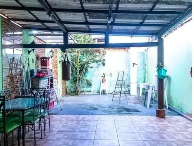 Imagem 16: Casa de 02 Pavimentos 3 Quartos (2 Suítes) Banheiro Social Garagem e Área de Lazer