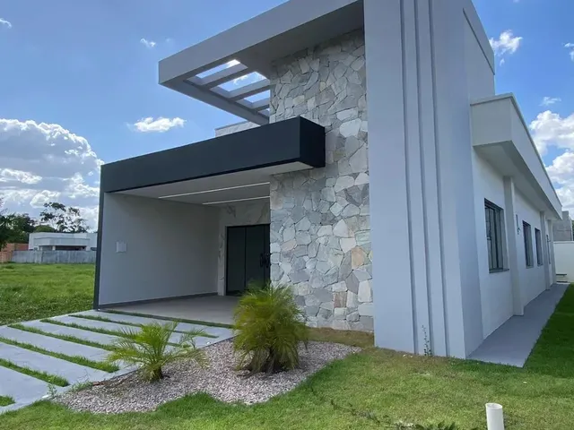 Imagem: A casa em condomínio possui 3 Dormitórios, 1 Suíte, 2