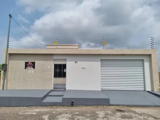 Imagem: A casa possui 3 Dormitórios, 1 Suíte, 2 Banheiros, 1 Vaga