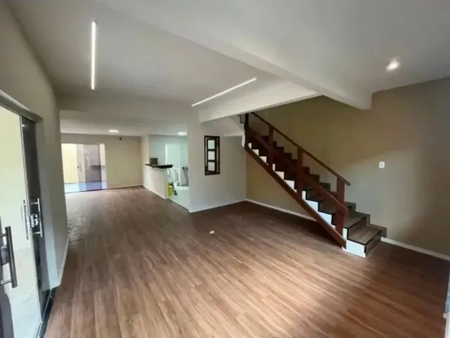 Imagem: Casa a Venda com 2 Pavimentos no Residencial