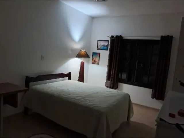 Imagem 1: Alugo Quarto para Moça