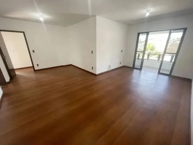 Imagem: O apartamento possui 3 Dormitórios, 1 Suíte, 3 Banheiros,