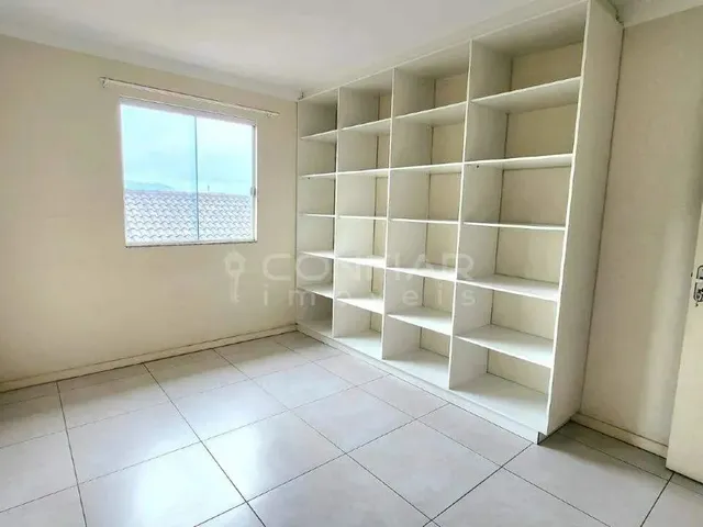 Imagem 11: Apartamento Semi-Mobiliado com 3 Quartos para Locação no Iririu por...