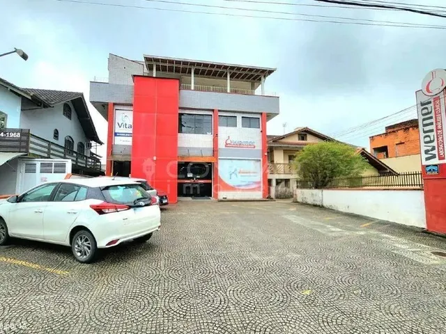 Imagem 3: Apartamento Semi-Mobiliado com 3 Quartos para Locação no Iririu por...