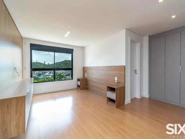 Imagem 3: Cobertura no Edifício Brava Select para Locação Anual com 4 Suítes na Praia Brava Em