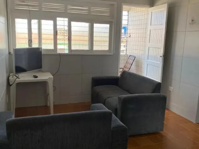 Imagem: A kitnet possui 1 Dormitório, 1 Banheiro, 1 Vaga na