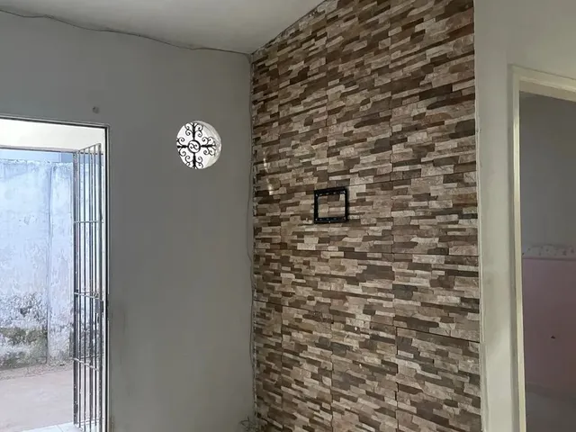 Imagem: A casa possui 2 Dormitórios, 1 Banheiro, 1 Vaga na