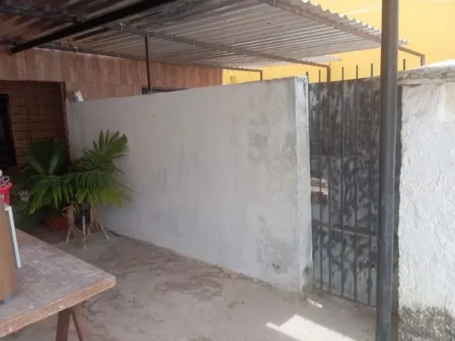 Imagem: A casa possui 1 Dormitório, 1 Banheiro, 60m² de Área e