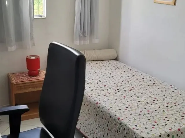 Imagem: Quarto Individual Mobiliado com Cama e Escrivaninha