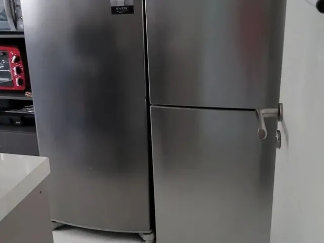 Imagem 9: Quarto Individual Mobiliado com Cama e Escrivaninha para Mulheres