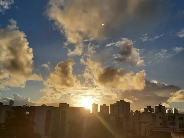 Imagem: Alugo Apartamento 2°Andar. Ônibus na Porta