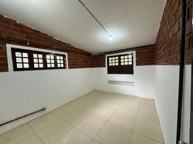 Imagem: Imóvel para Aluguel Possui 240 Metros Quadrados