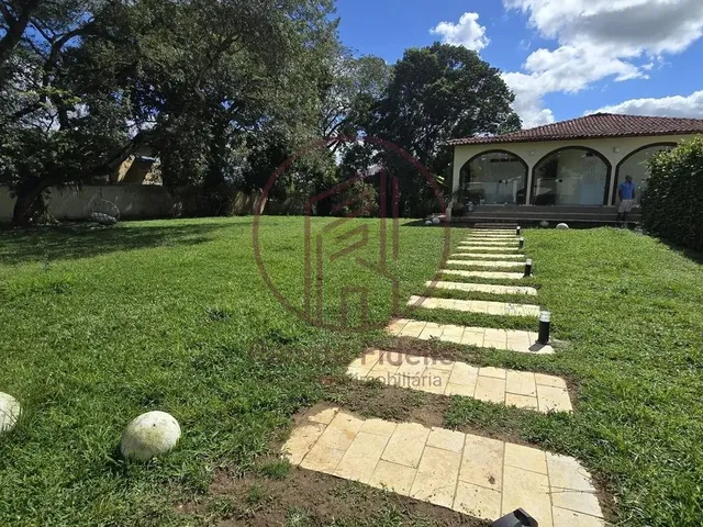 Imagem: Casa com 2.500M Total 4 Quartos