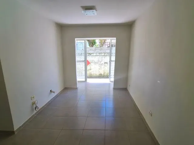 Imagem: Amplo Apartamento Térreo com 3 Quartos
