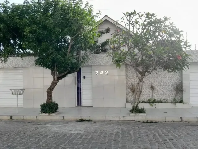 Imagem: Oportunidade Casa com 5 Quartos Sendo 4
