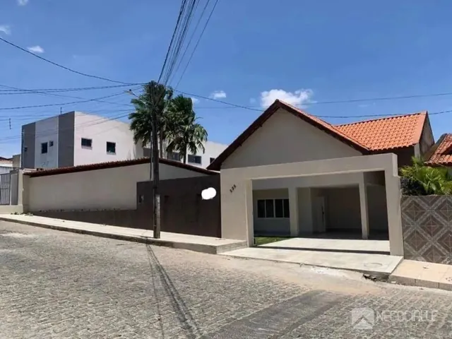 Imagem: Casa com 4 Dormitórios À Venda por R$