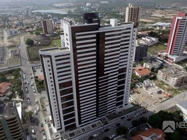 Imagem: O apartamento possui 2 Dormitórios, 1 Suíte, 2 Banheiros,