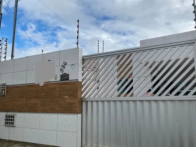 Imagem: Casa com 2 Quartos, Bem Dividida, Garagem