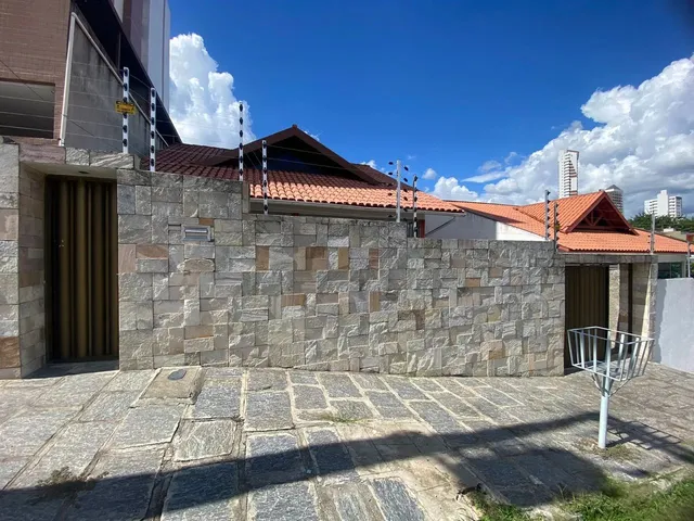 Imagem 1: Casa com 5 Quartos e 5 Vagas de Garagem, Prox Ao Centro da Cidade
