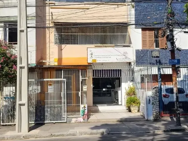 Imagem: Prédio Residencial no Coração da Cidade