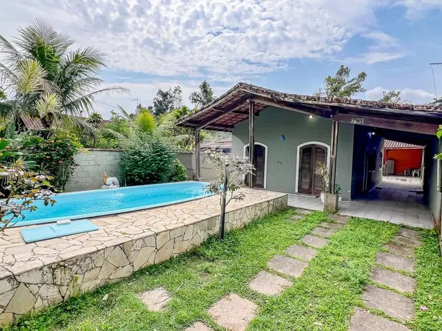 Imagem: Casa com Piscina e Edícula À Venda na