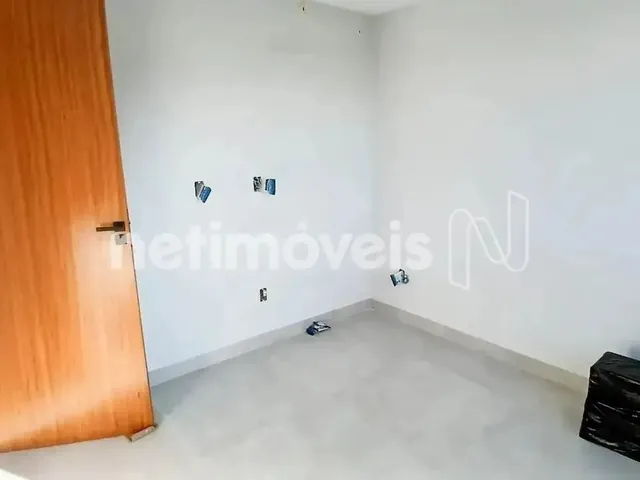 Imagem 2: Imóvel para Venda com 390 Metros Quadrados com 4 Quartos em Vila Capixaba - Cariacica